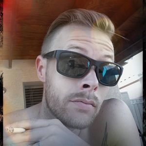 Meet your Posher, Corey